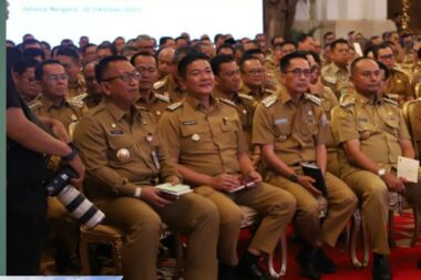 PENGARAHAN PRESIDEN RI BAPAK. Ir. JOKO WIDODO KEPADA PEJABAT KEPALA DAERAH SE- INDONESIA